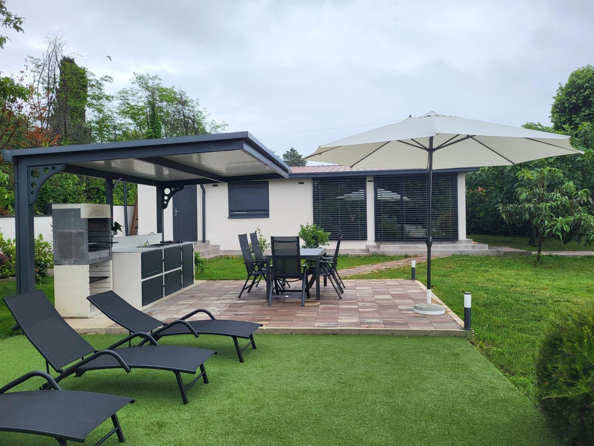 Guest House Tika ميدولين المظهر الخارجي الصورة